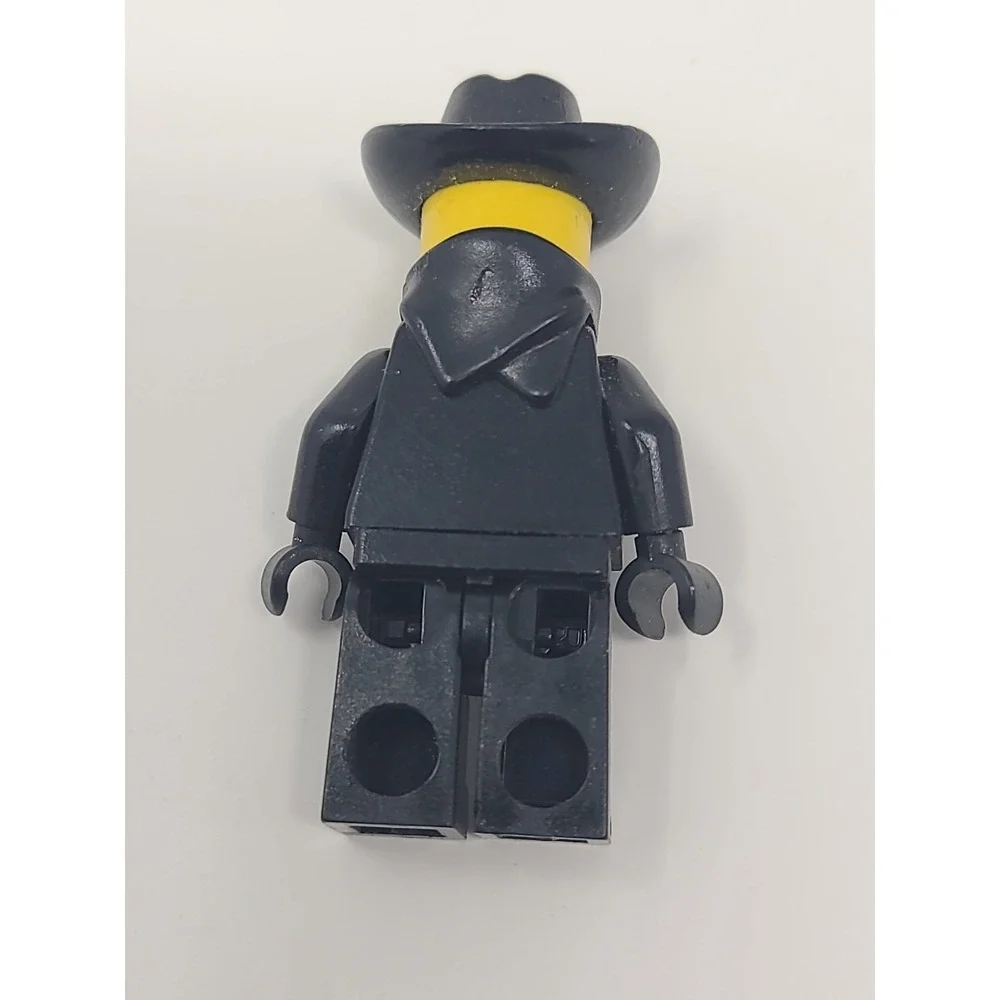 Vintage LEGO Minifig Lot: Knight, Bandit, Alpha Team - Picture 9 of 12